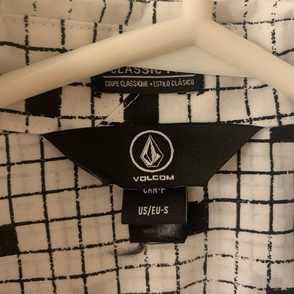 Volcom button down - Picture 2 of 3